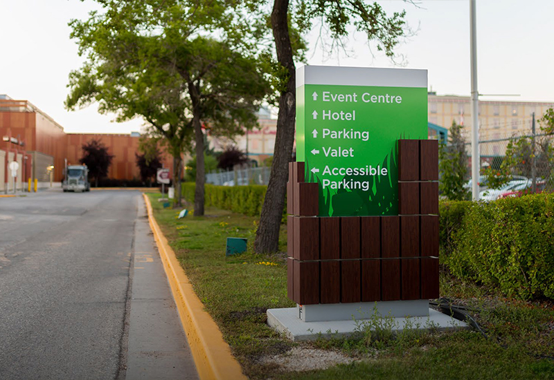 02-ClubRegentSignage