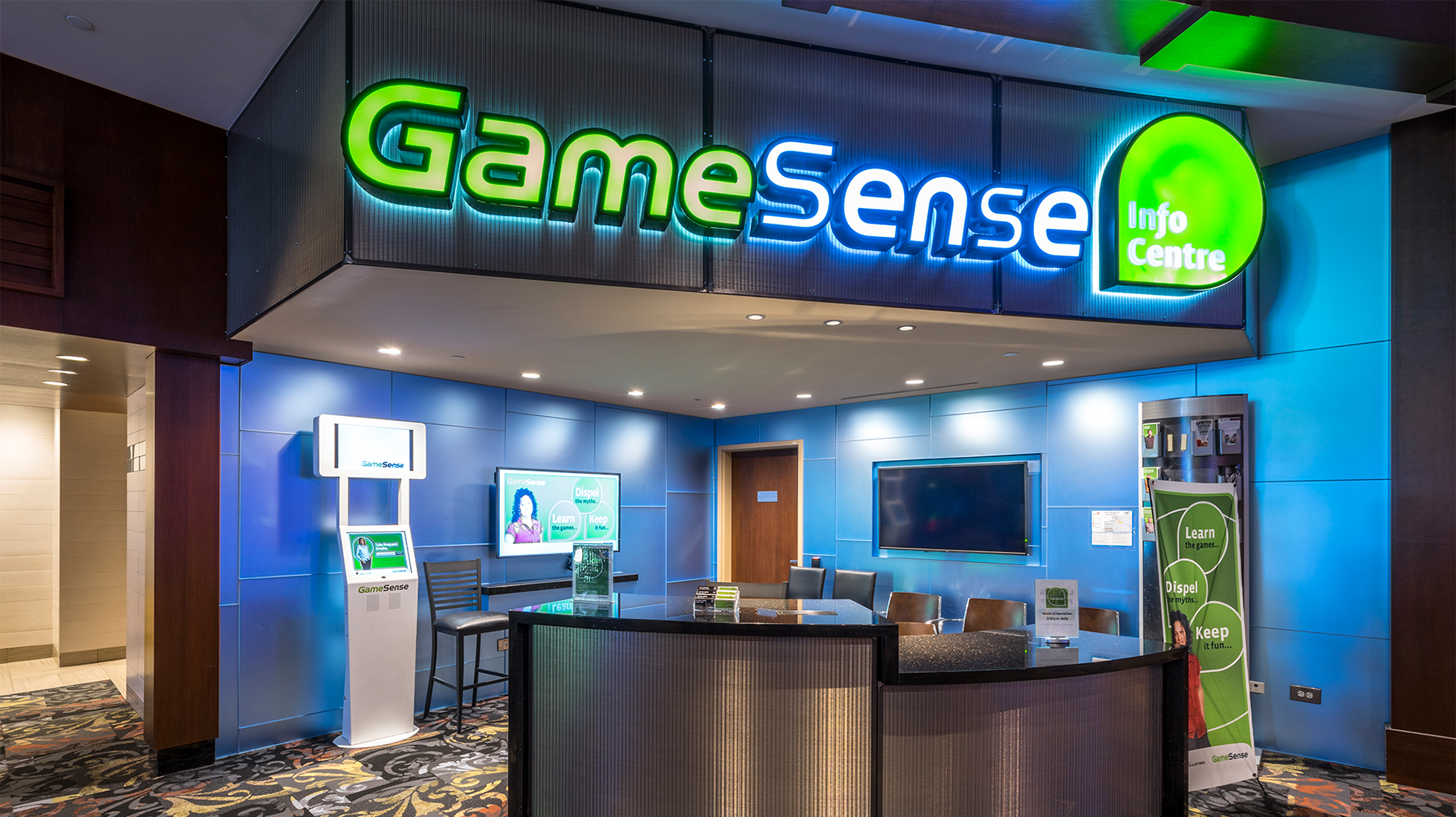 06-ClubRegentSignage