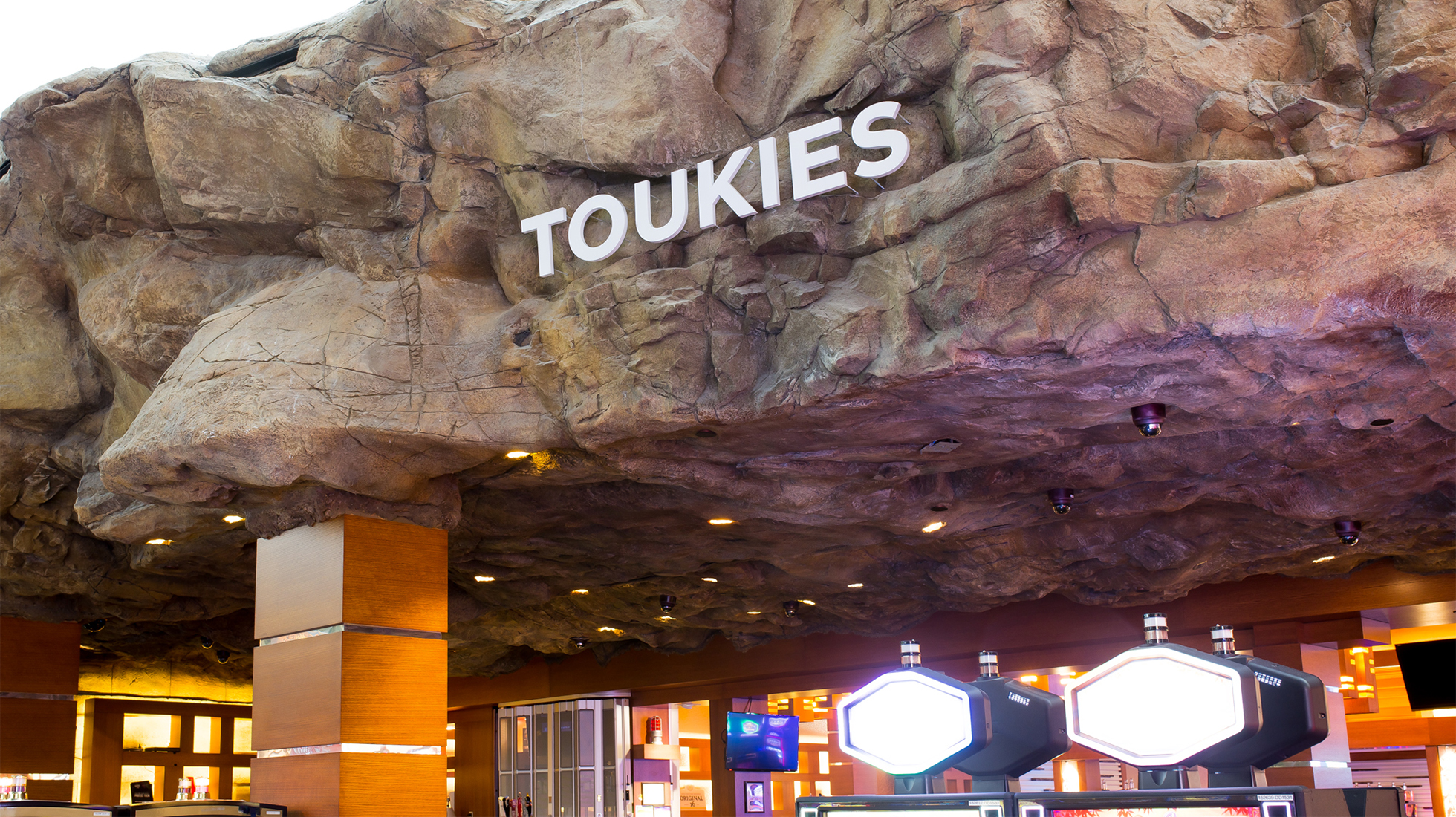 07-ClubRegentSignage