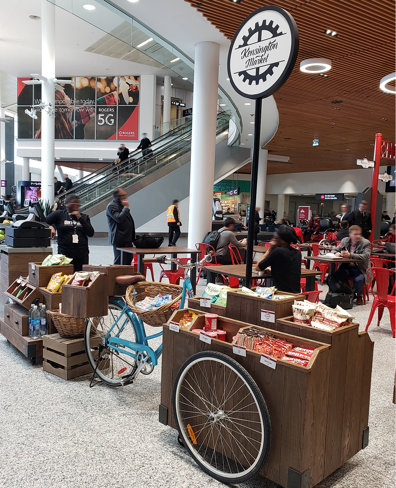 06-YYZ-SSPKensingtonStreetFood_650x800@2x